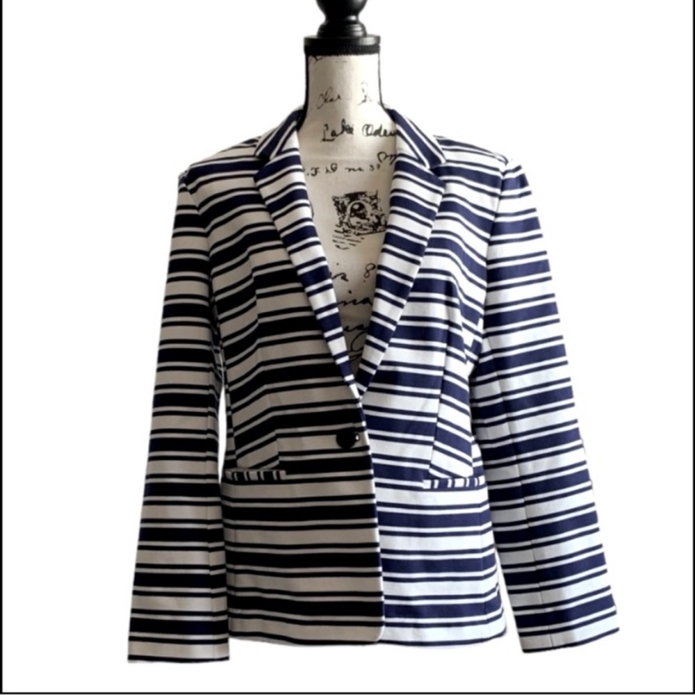 Express White and Navy Blue Striped Jacket Blazer